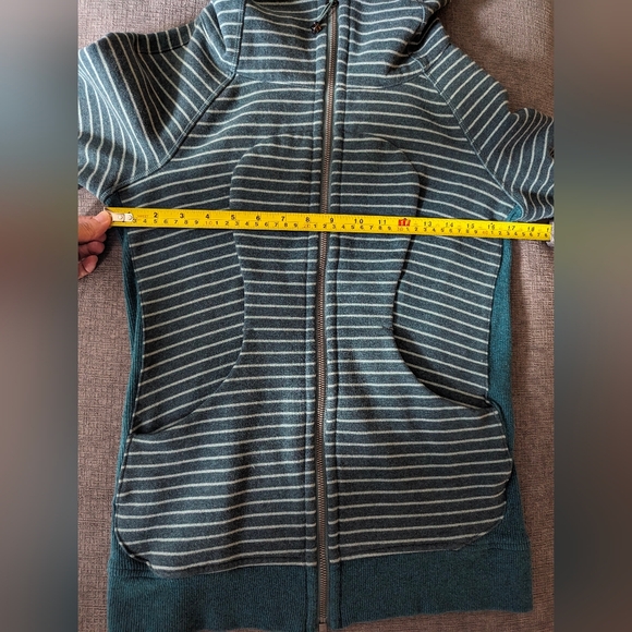 Lululemon Scuba Jacket Green Stripe - Size 4 - Picture 5 of 9